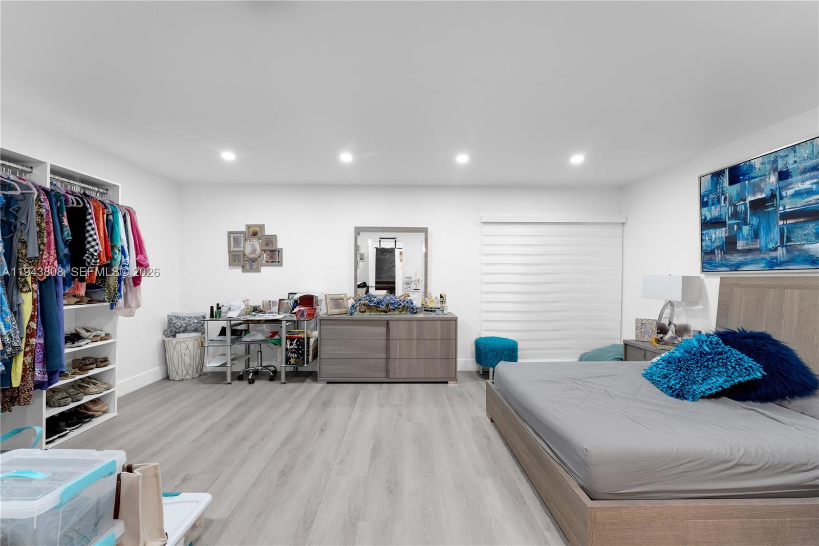 LAKE LAURA CONDO NO 2 - Residential