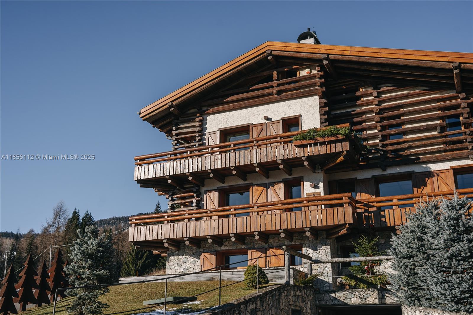 The Villa located in Cortina d’Ampezzo, Europe’s premier alpine destination, it offers elegant finishes and stunning natural view from every window.
The villa’s interiors feature decorated ceilings and floor-to-ceiling windows, full of natural light and breathtaking mountain views. Six luxurious bedroom suites and separated Maid Quarters for family’s and guest’s privacy, including a penthouse loft.