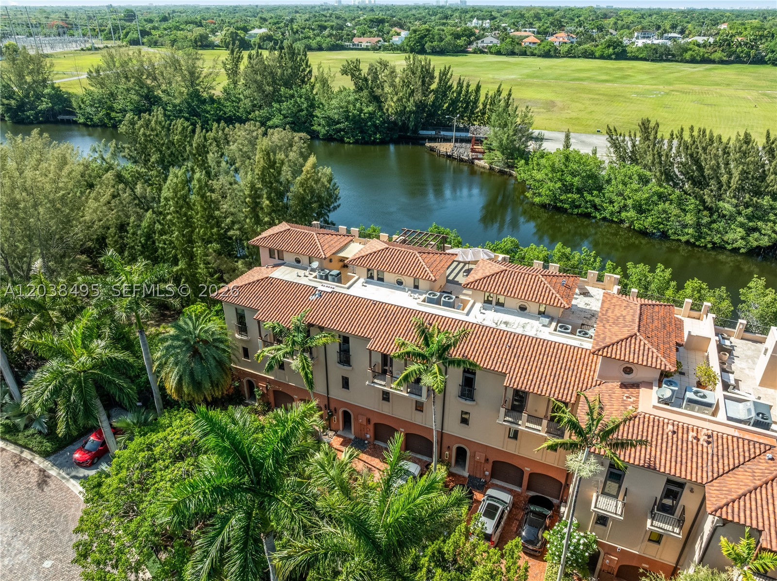 ROYAL HARBOUR YACHT CLUB - Residential