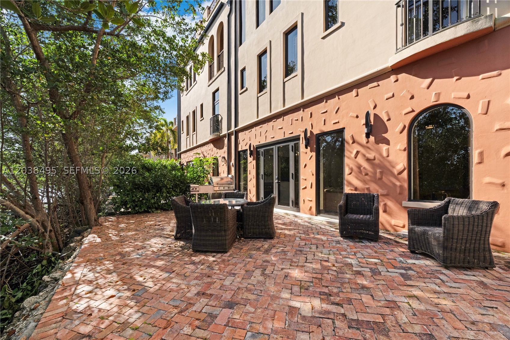 ROYAL HARBOUR YACHT CLUB - Residential