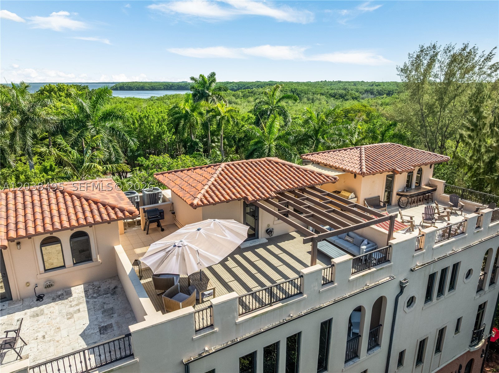 ROYAL HARBOUR YACHT CLUB - Residential