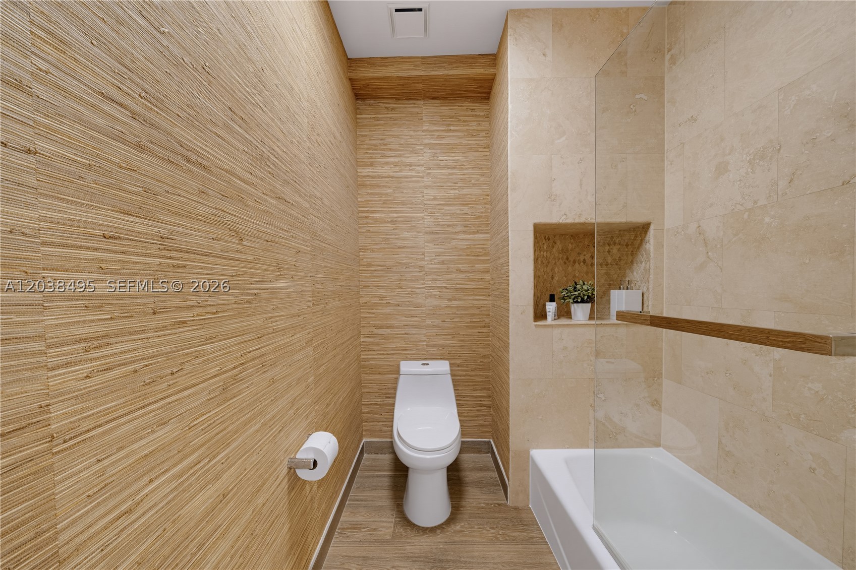ROYAL HARBOUR YACHT CLUB - Residential