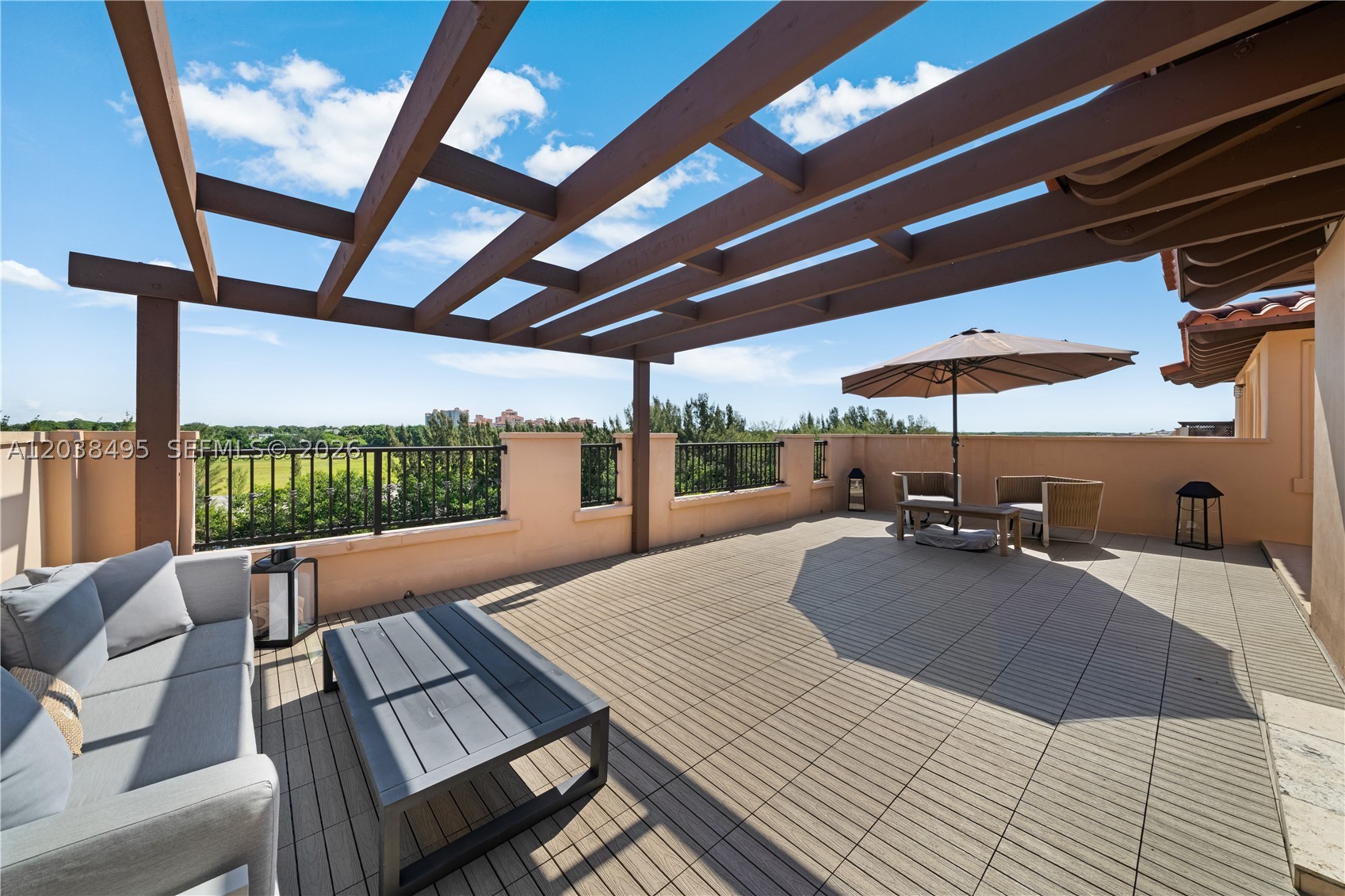ROYAL HARBOUR YACHT CLUB - Residential