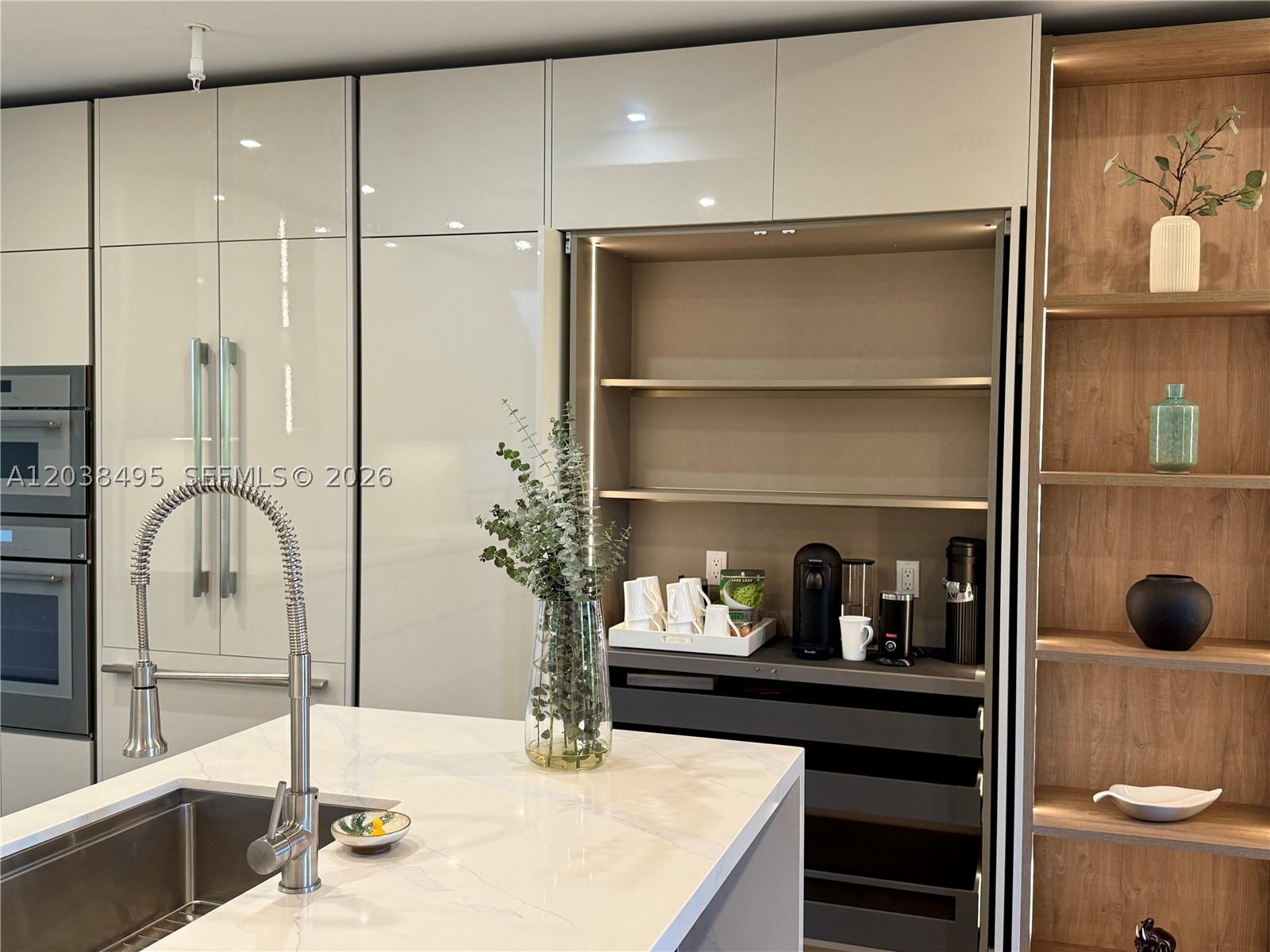ROYAL HARBOUR YACHT CLUB - Residential