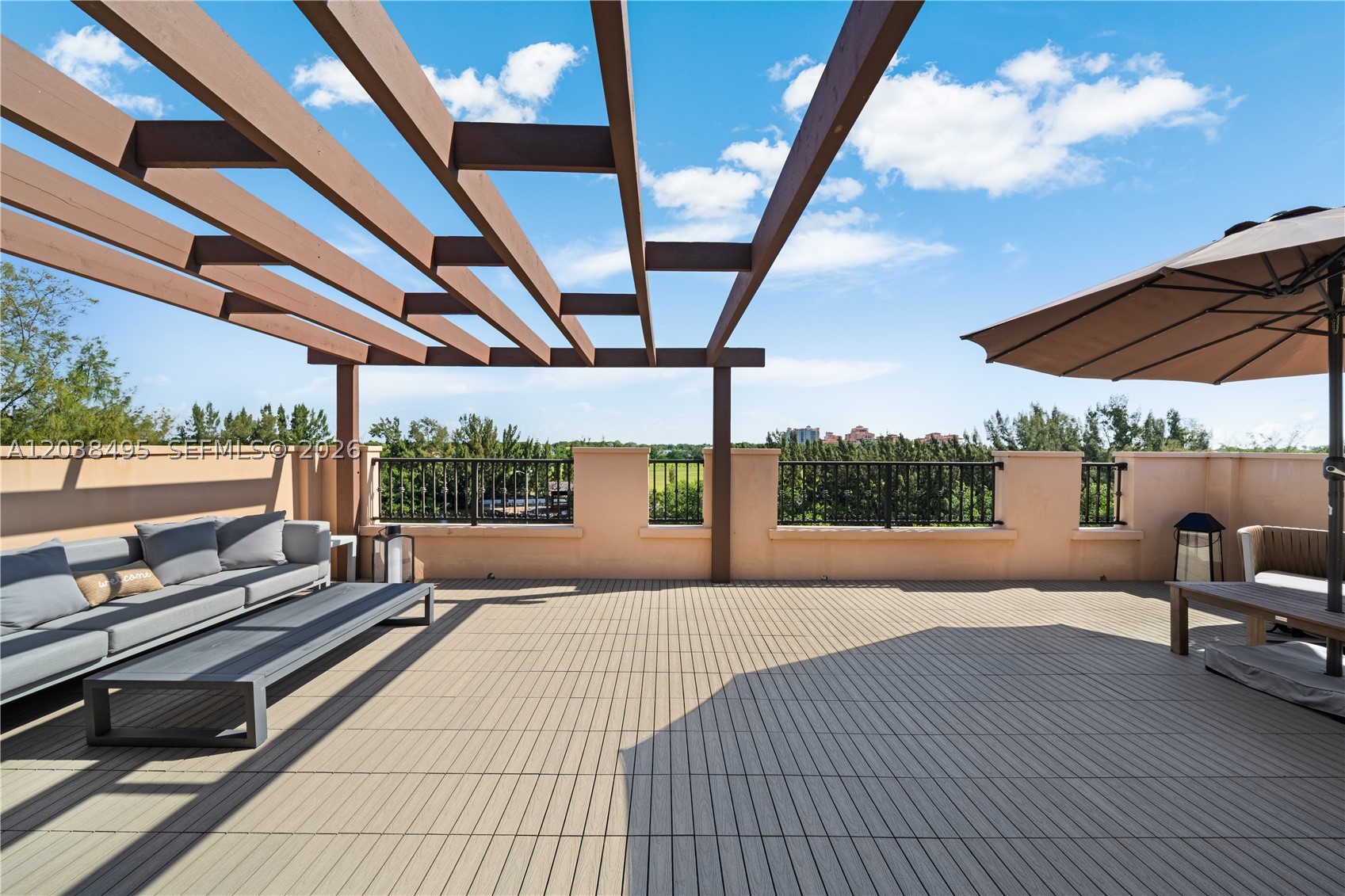 ROYAL HARBOUR YACHT CLUB - Residential