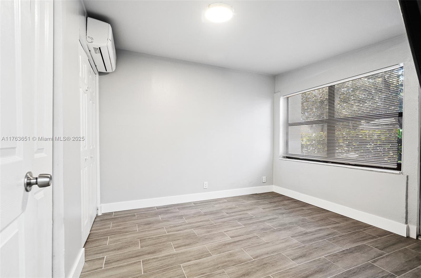HOLLYWOOD BEACH GARDENS - Residential Lease