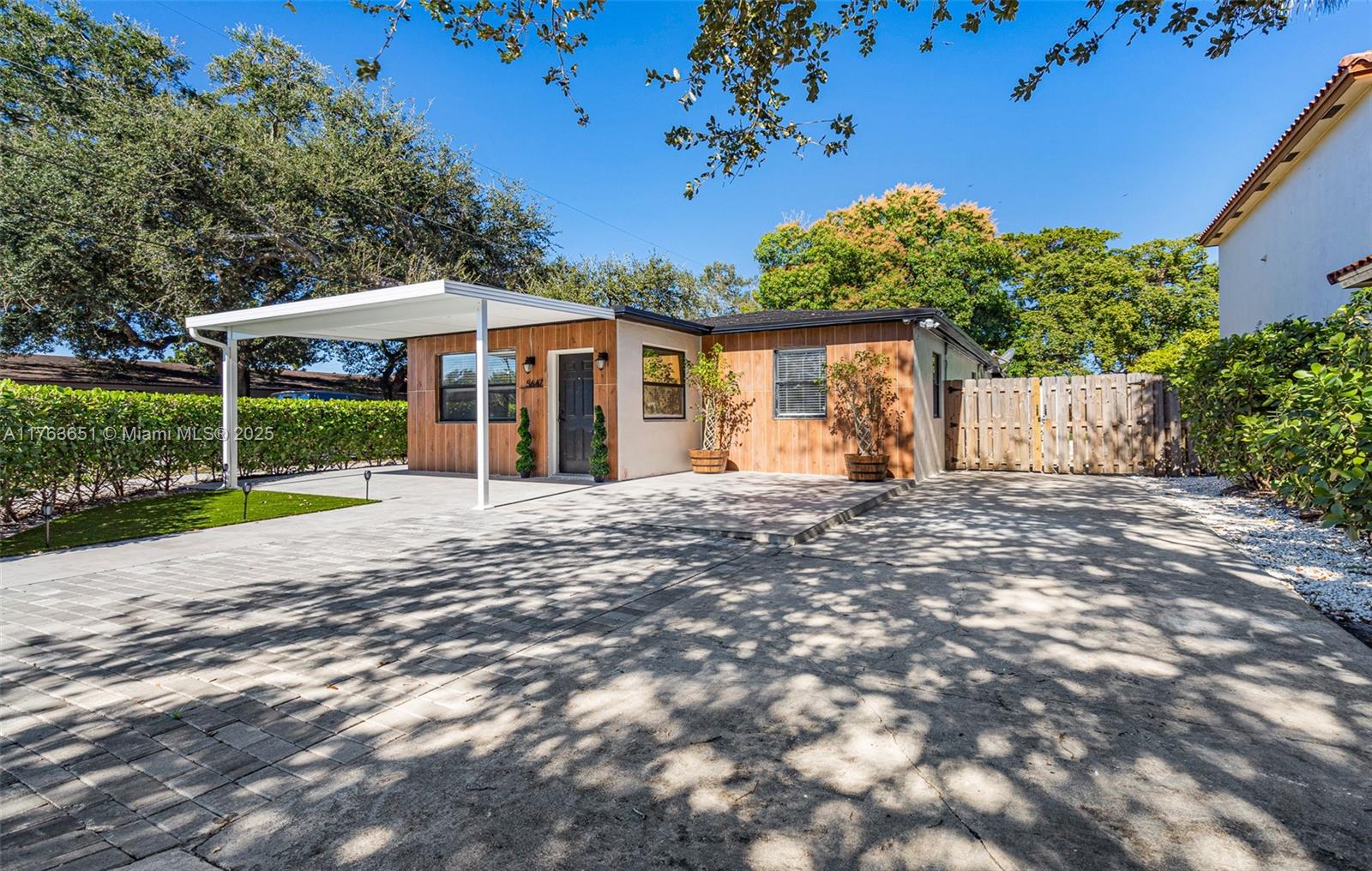 HOLLYWOOD BEACH GARDENS - Residential Lease