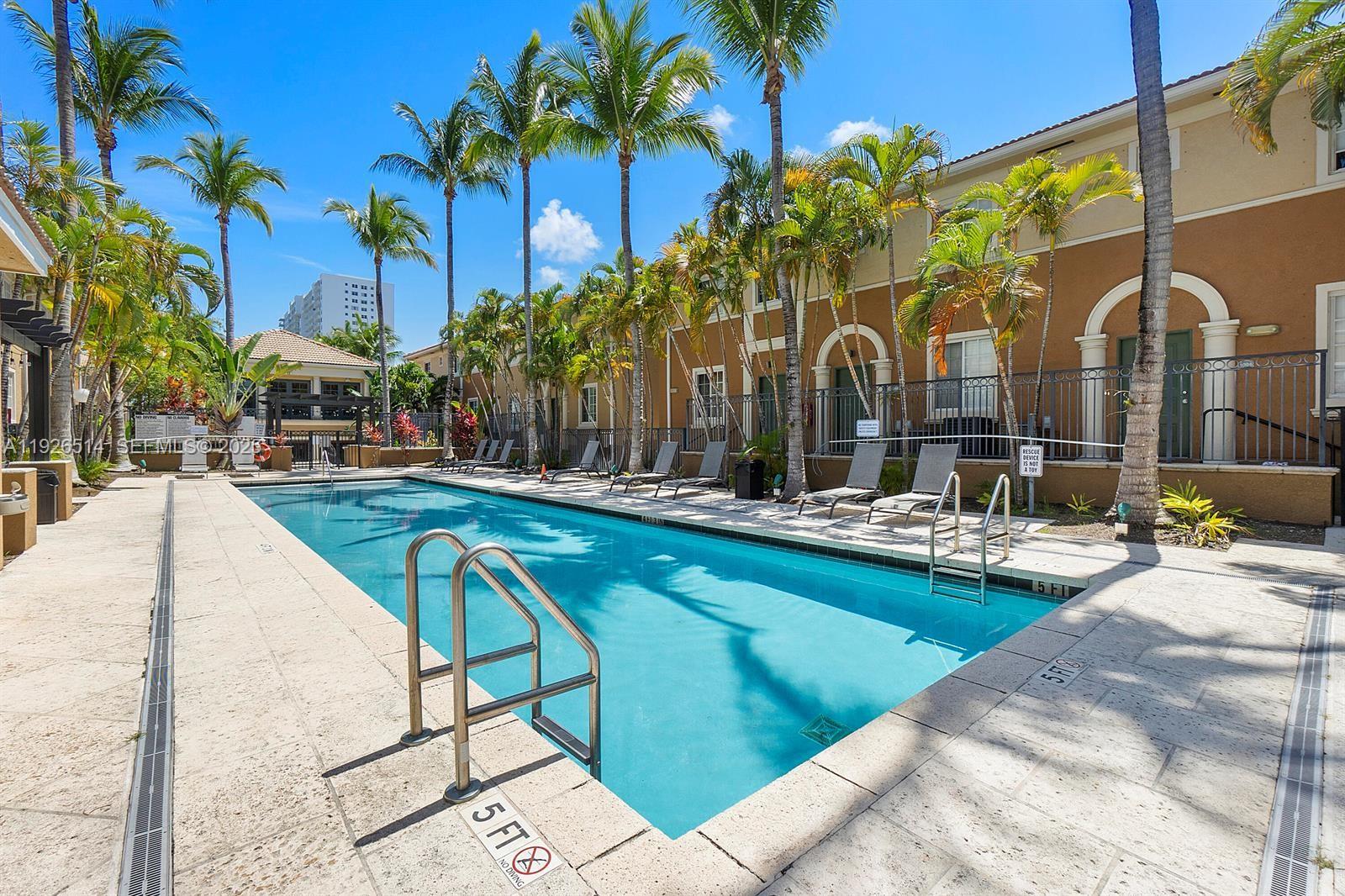 AVENTI AT AVENTURA - Residential