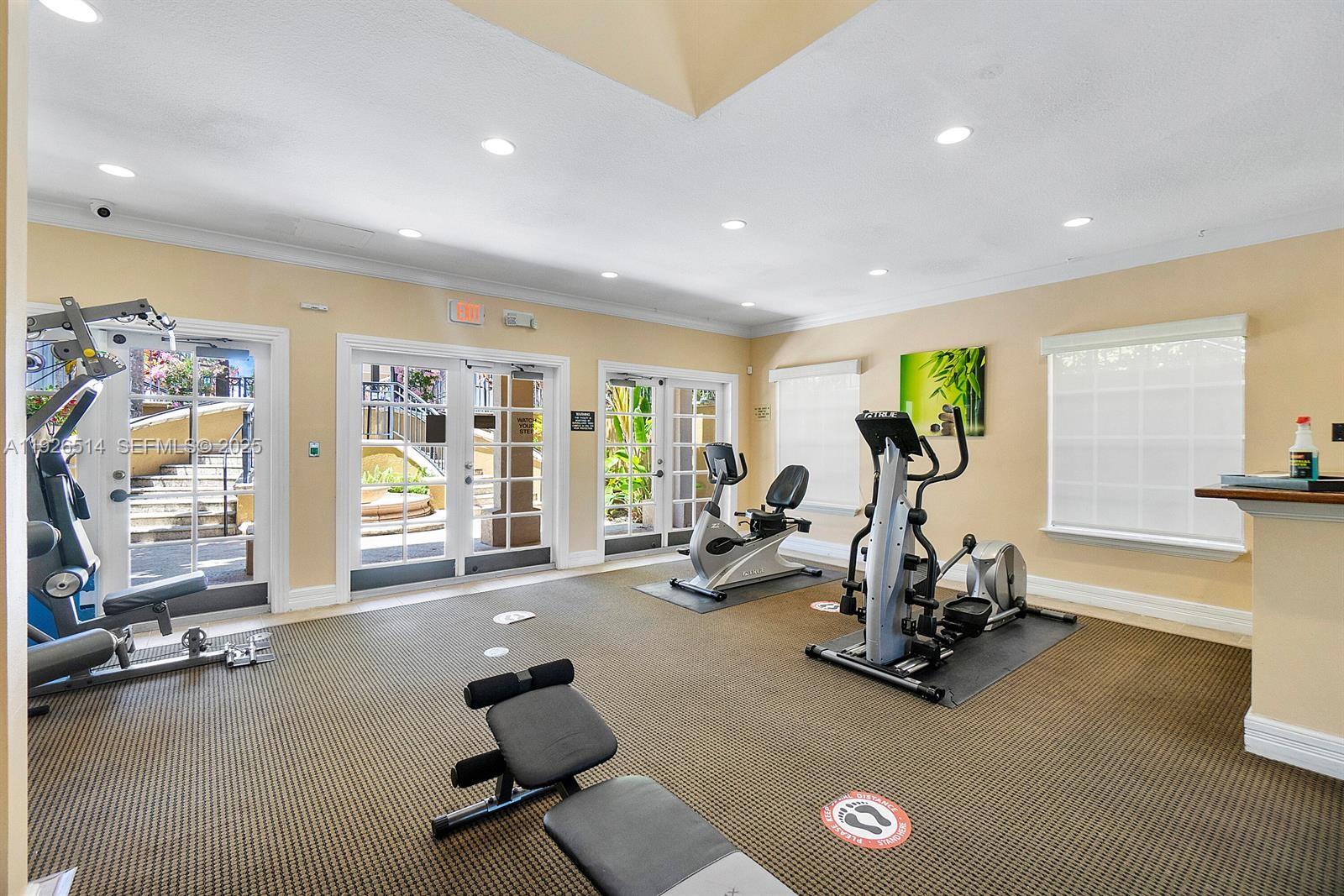AVENTI AT AVENTURA - Residential