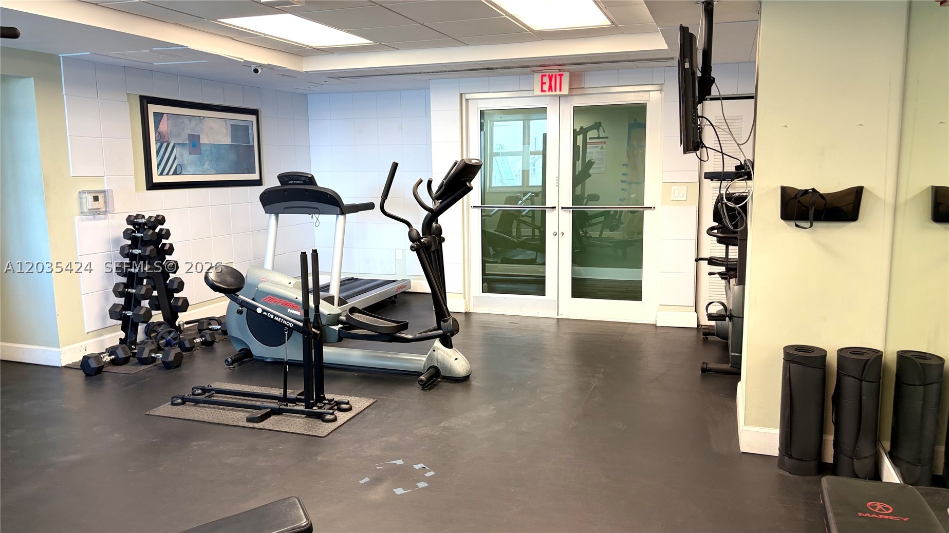 DOUGLAS GRAND CONDO - Residential Lease