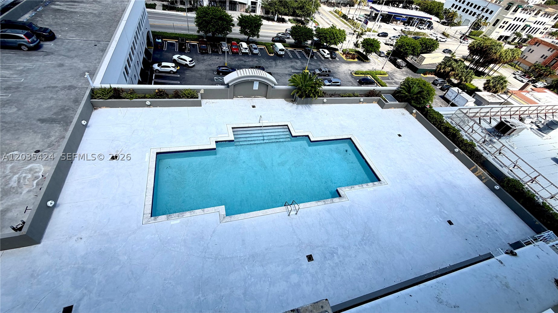 DOUGLAS GRAND CONDO - Residential Lease