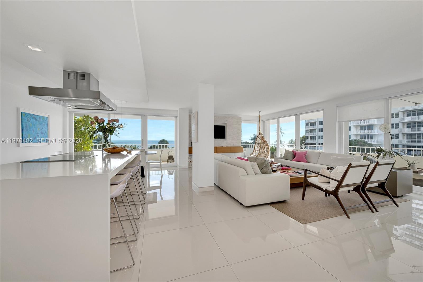 COMMODORE CLUB SOUTH COND - Residential