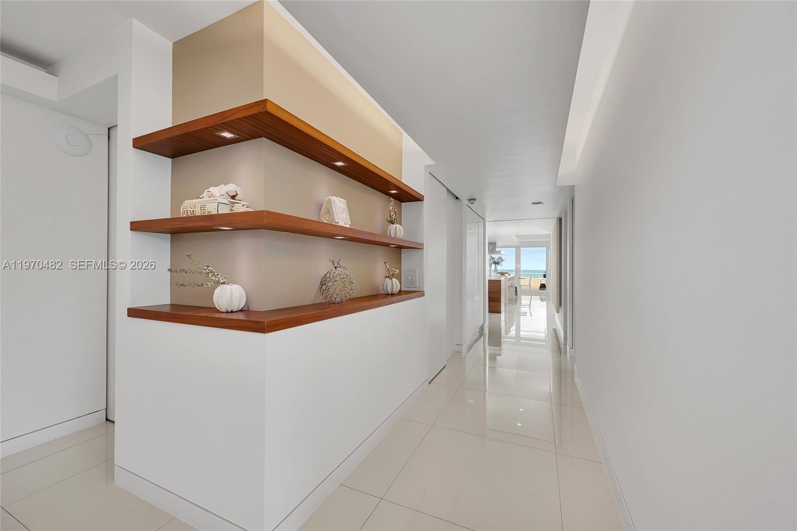 COMMODORE CLUB SOUTH COND - Residential