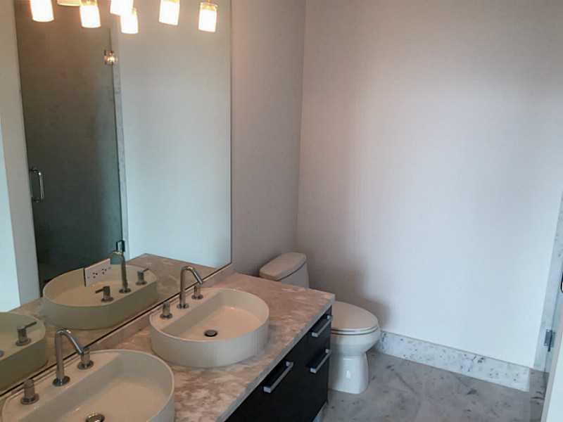 EVERGLADES ON THE BAY NOR - Residential Lease