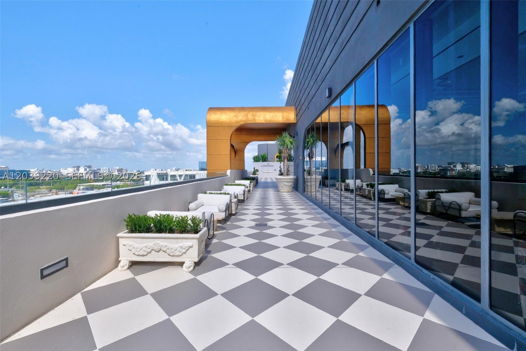 NOMAD WYNWOOD RESIDENCES - Residential