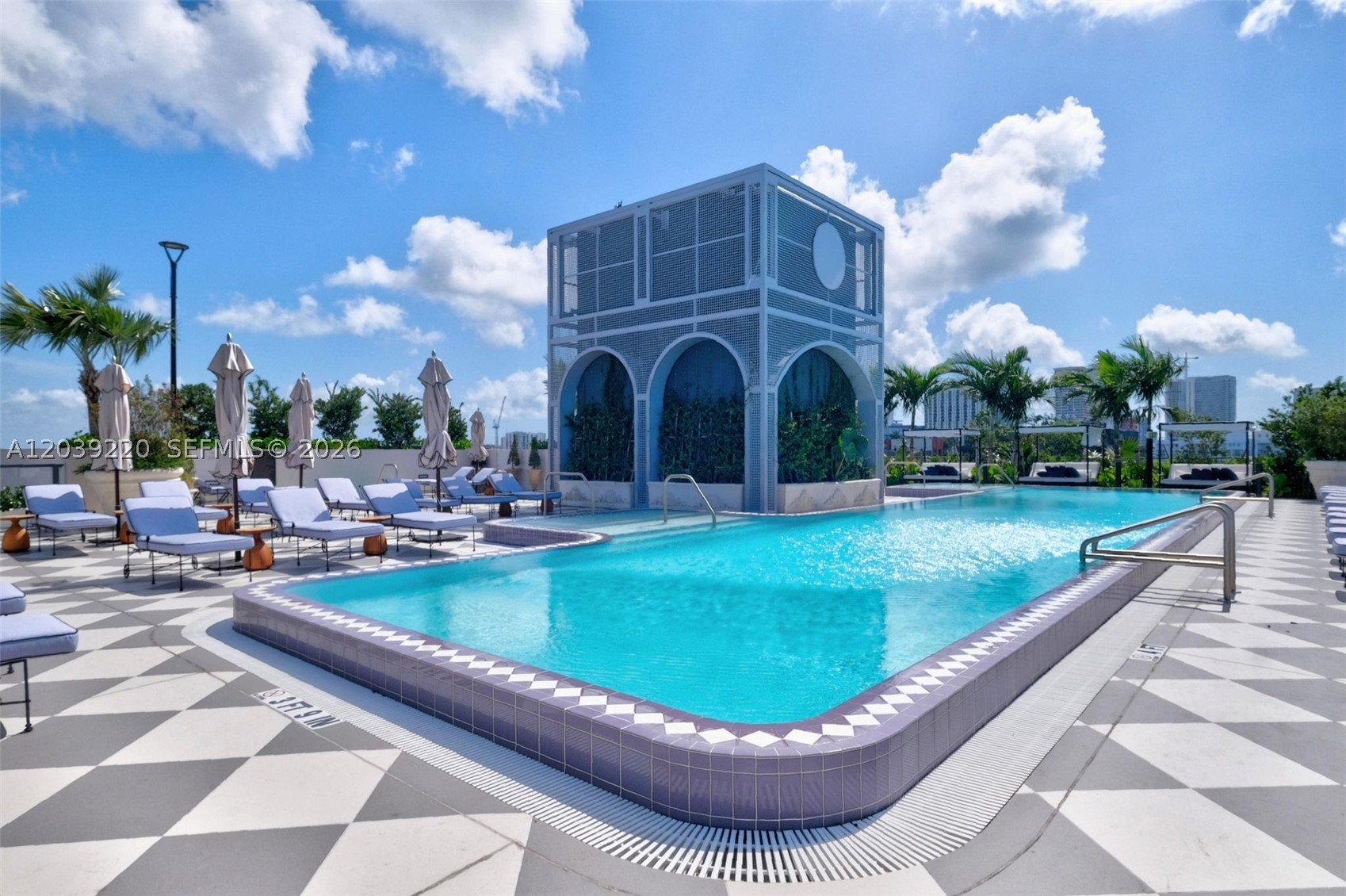 NOMAD WYNWOOD RESIDENCES - Residential