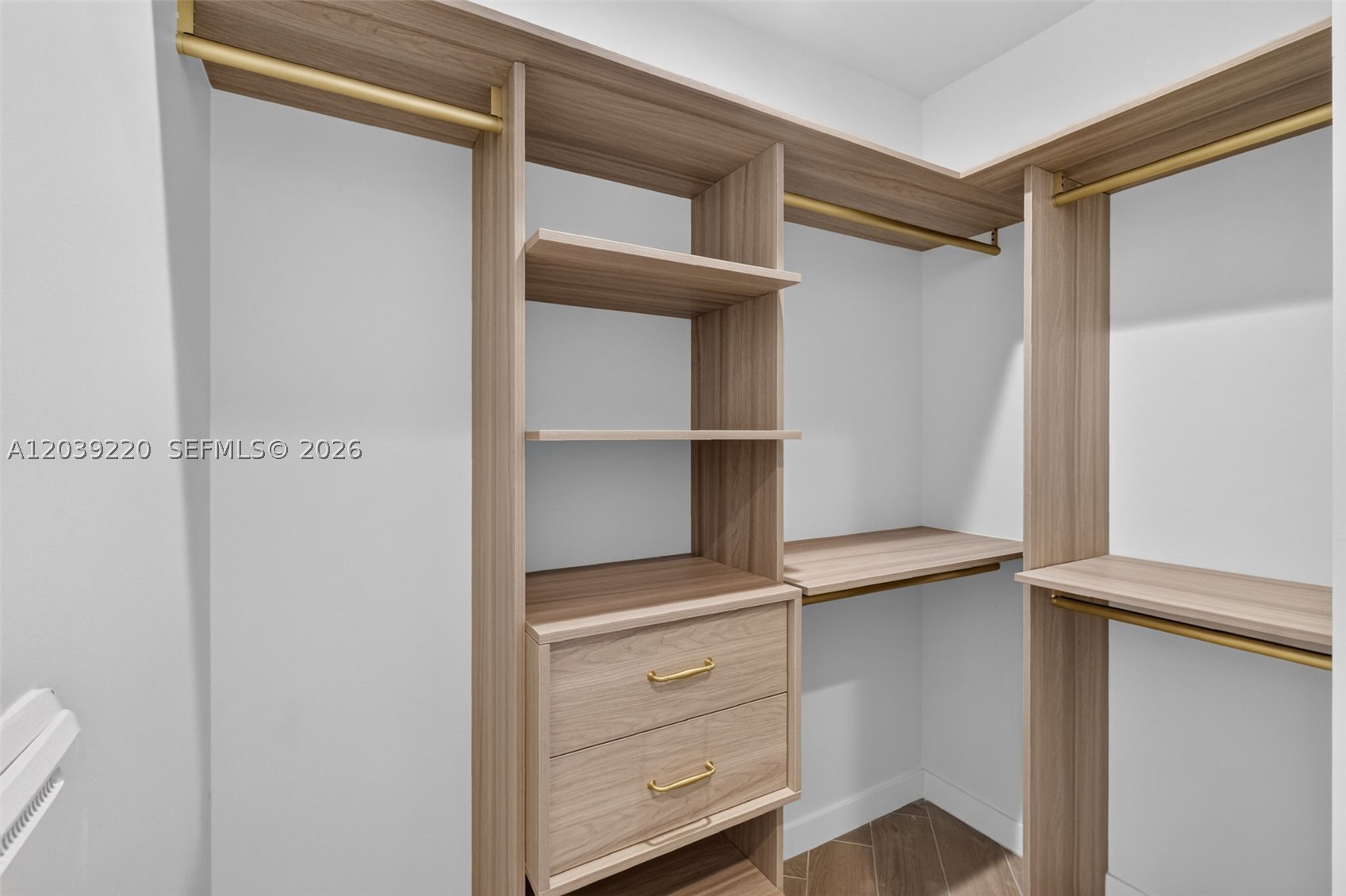 NOMAD WYNWOOD RESIDENCES - Residential
