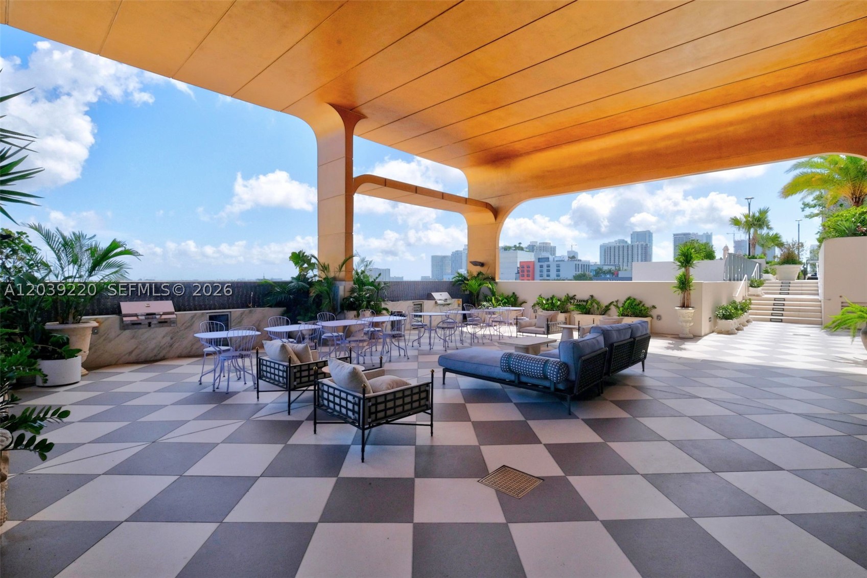 NOMAD WYNWOOD RESIDENCES - Residential