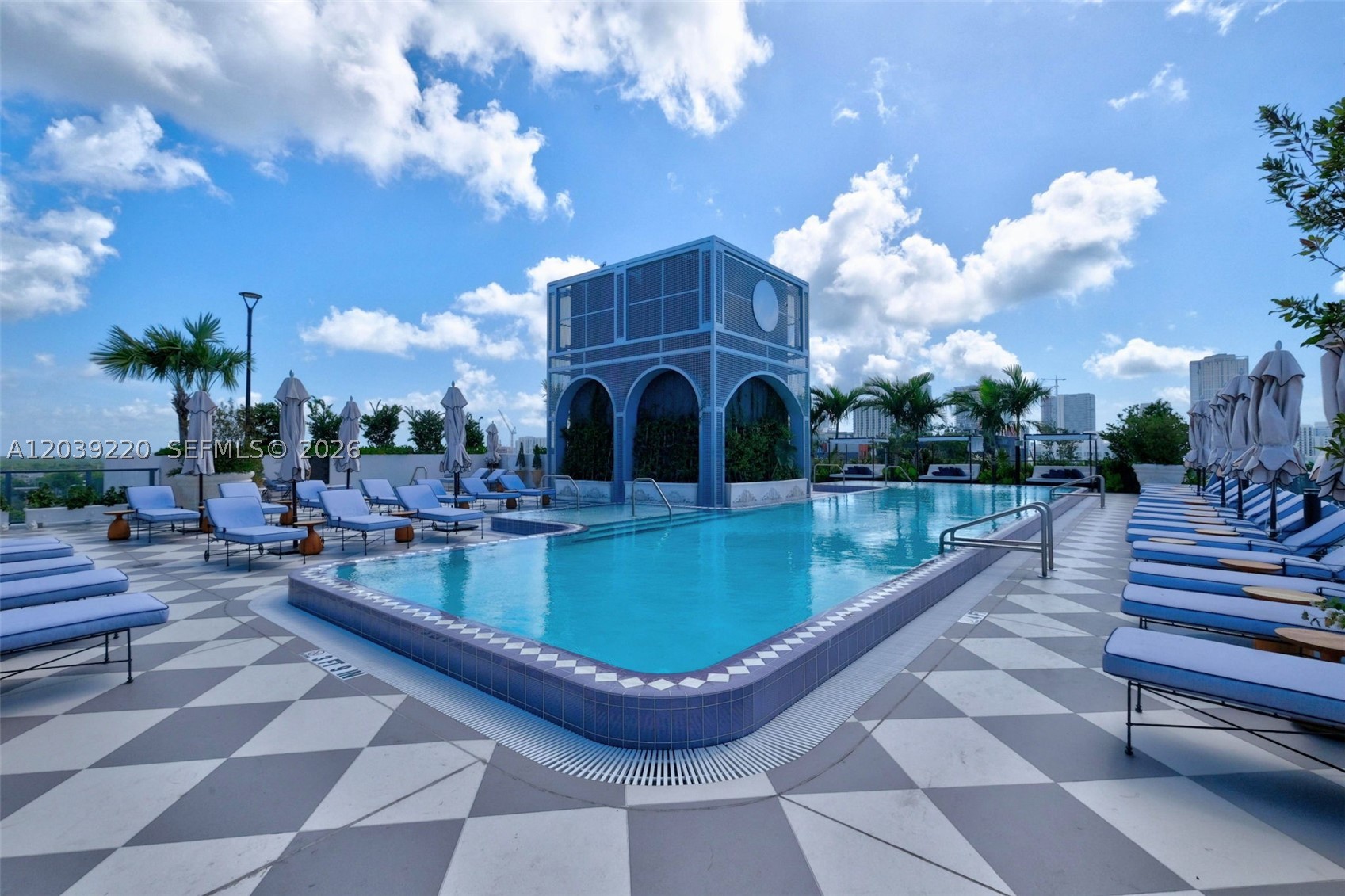 NOMAD WYNWOOD RESIDENCES - Residential