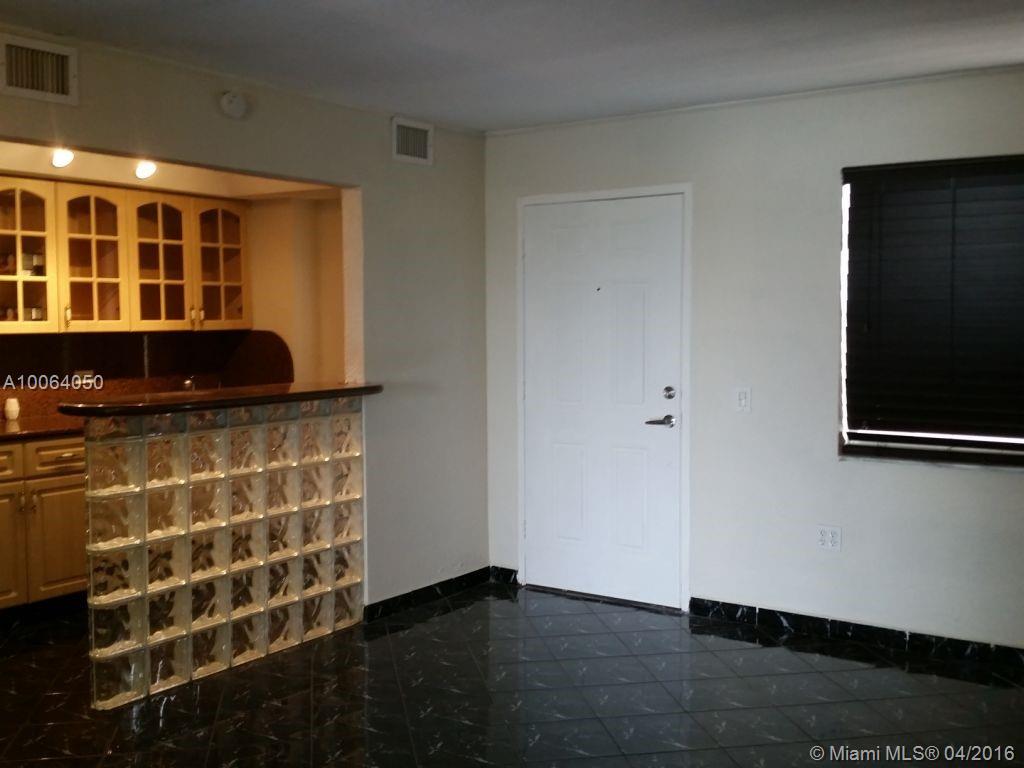 Bayshore Yacht Tennis Clu - Residential Lease
