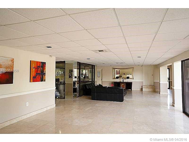 Bayshore Yacht Tennis Clu - Residential Lease