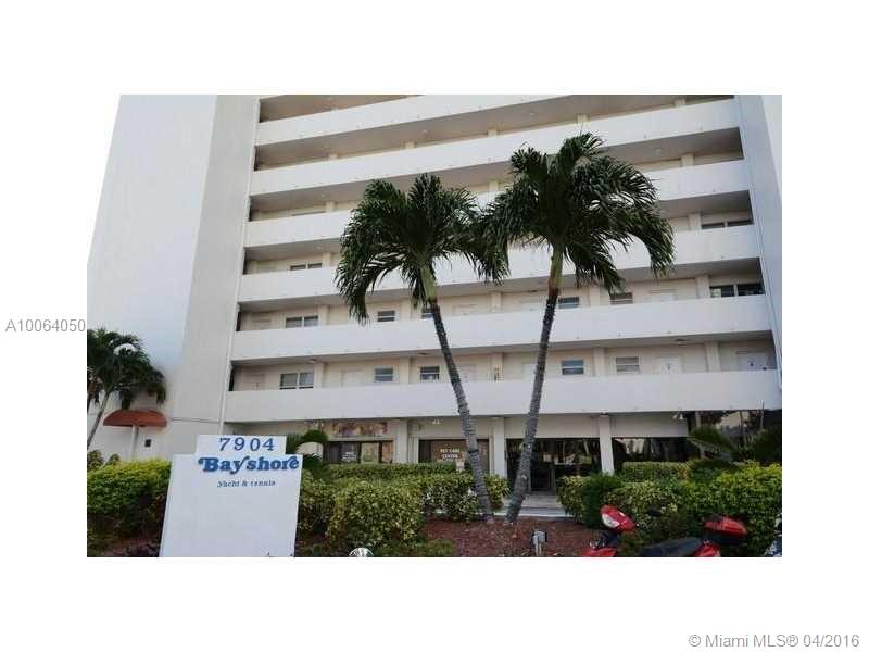 GREAT 1 BED/1 BATH 650 SQ.FT. WITH BALCONY AND WONDERFUL BAY VIEW IN BAYSHORE YACHT & TENNIS CLUB. FRESHLY PAINT, NEW SS APPLIANCES, CONDO OFFERS GREAT AMENITIES, POOL, TENNIS, BBQ AREA, 24/7 SECURITY GUARD, LOBBY ATTENDED, EASY TO SHOW.