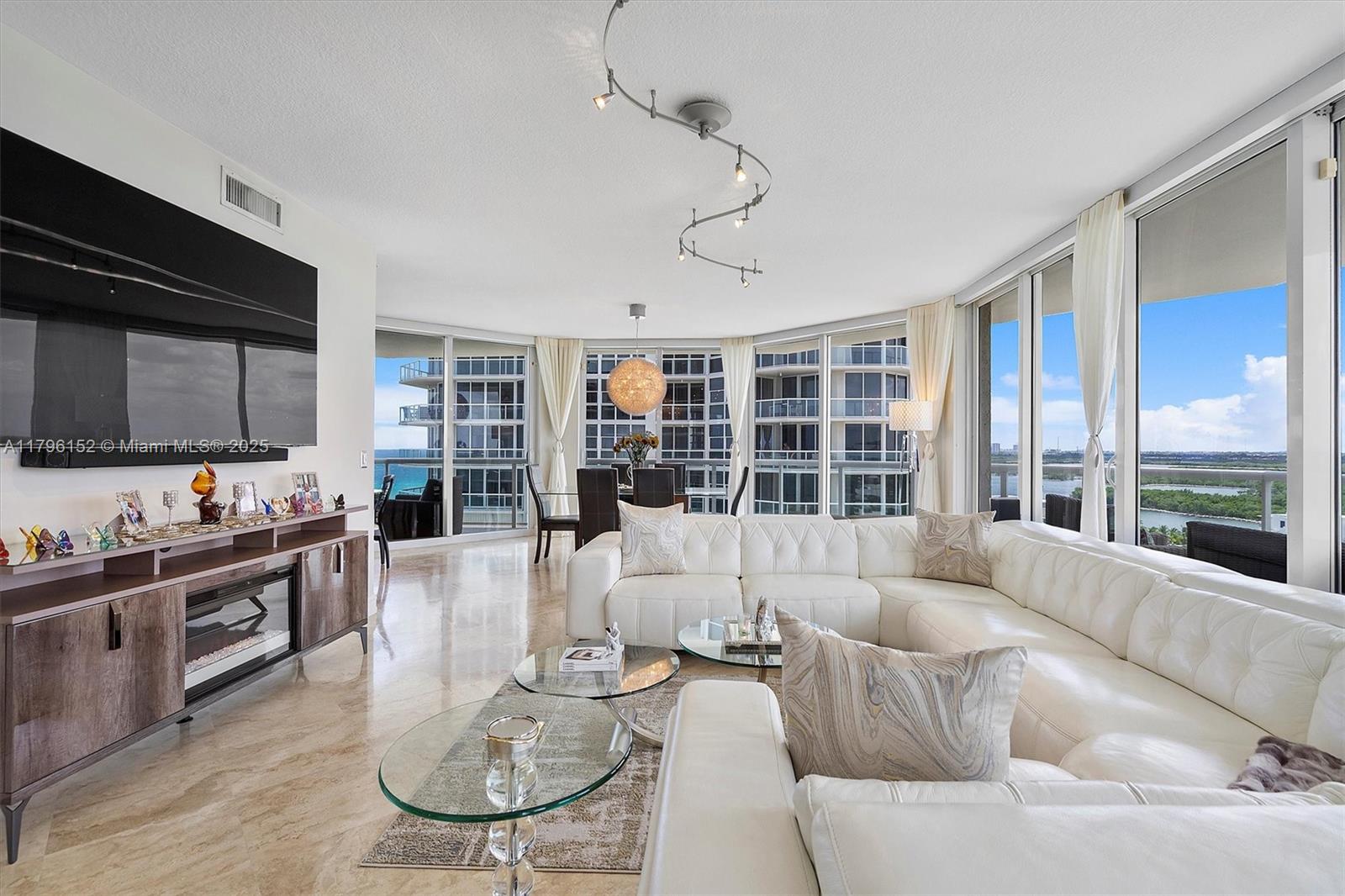 RENAISSANCE ON THE OCEAN - Residential