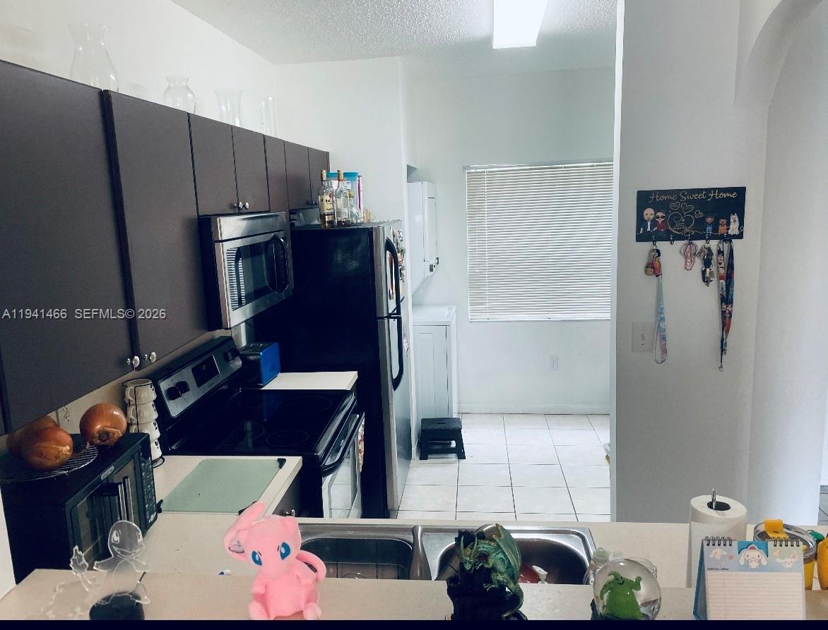 TOWNGATE CONDO TEN - Residential