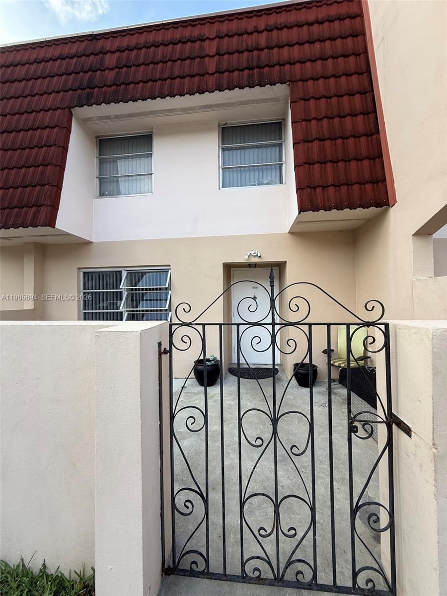 MANORS TOWNHOUSE 14-15 CO - Residential