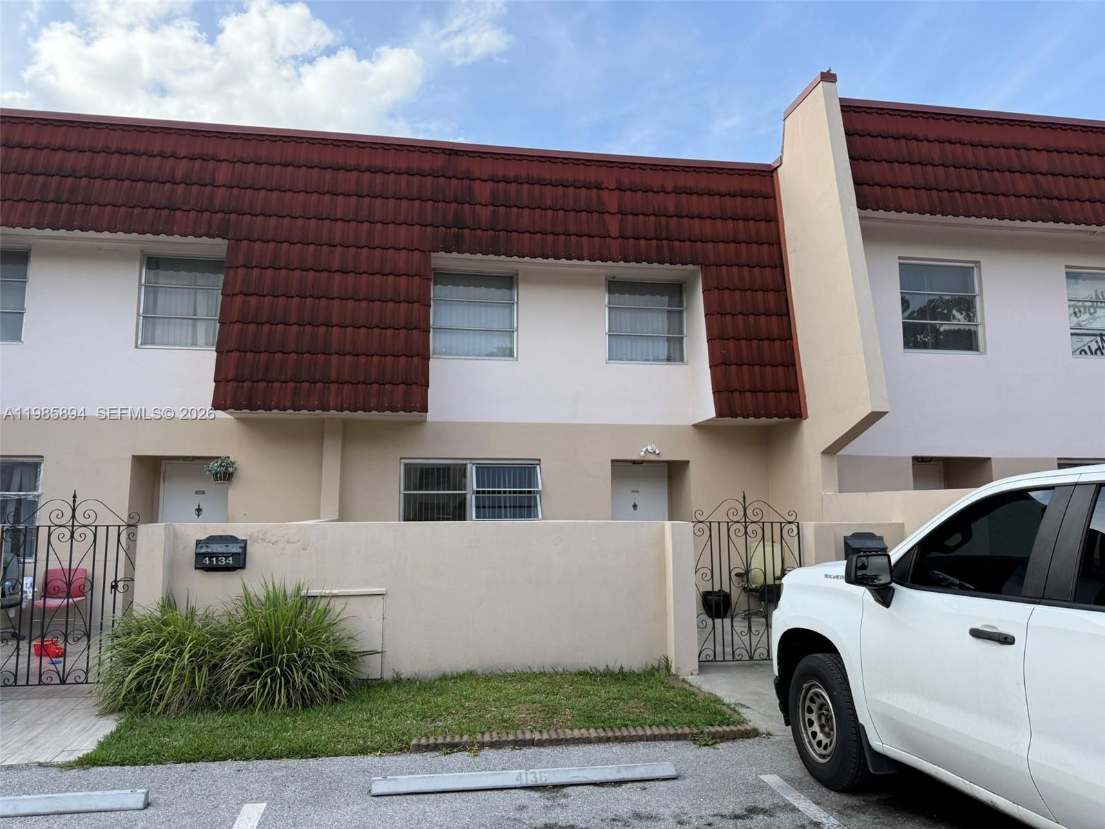 MANORS TOWNHOUSE 14-15 CO - Residential