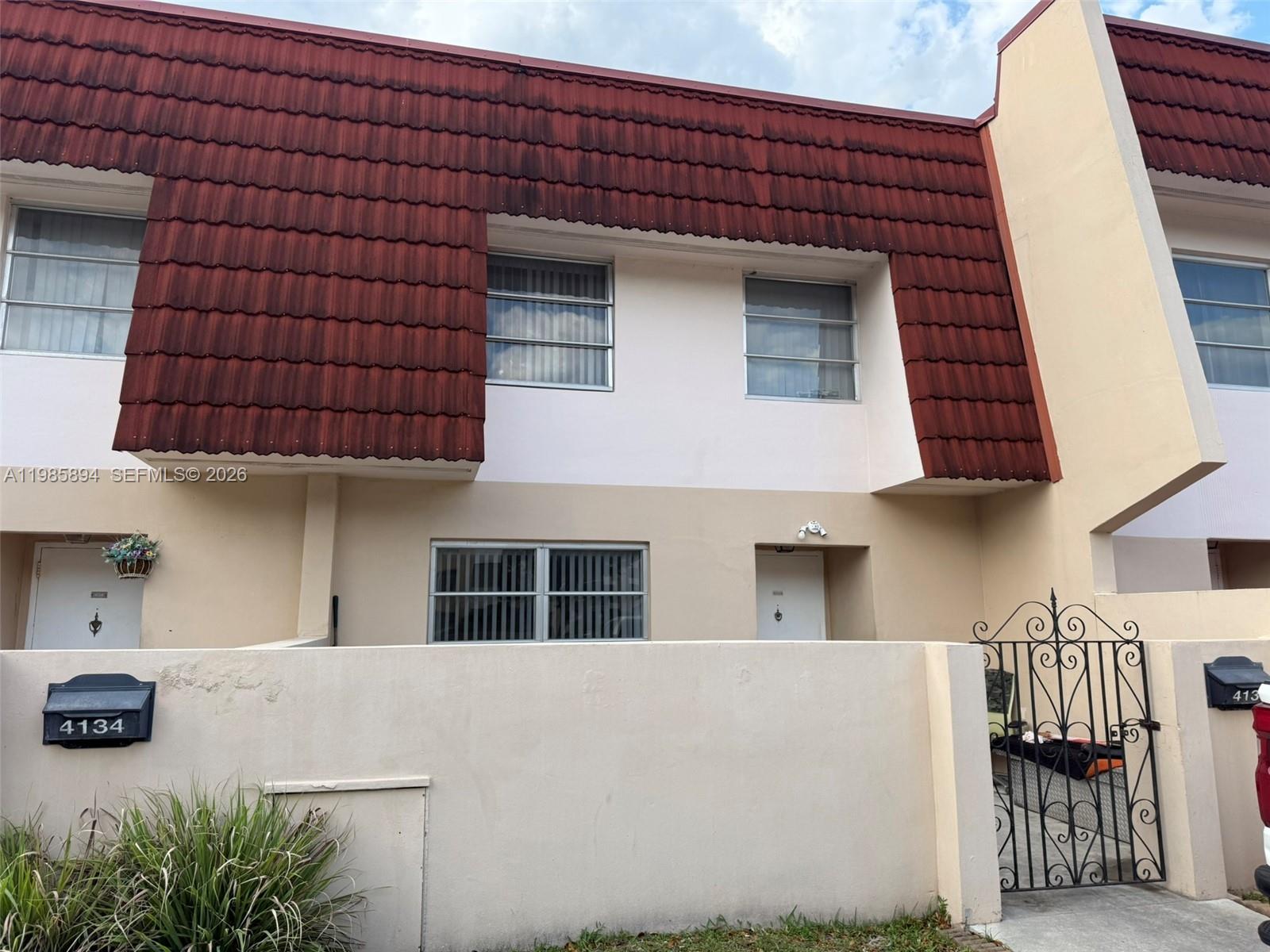 MANORS TOWNHOUSE 14-15 CO - Residential
