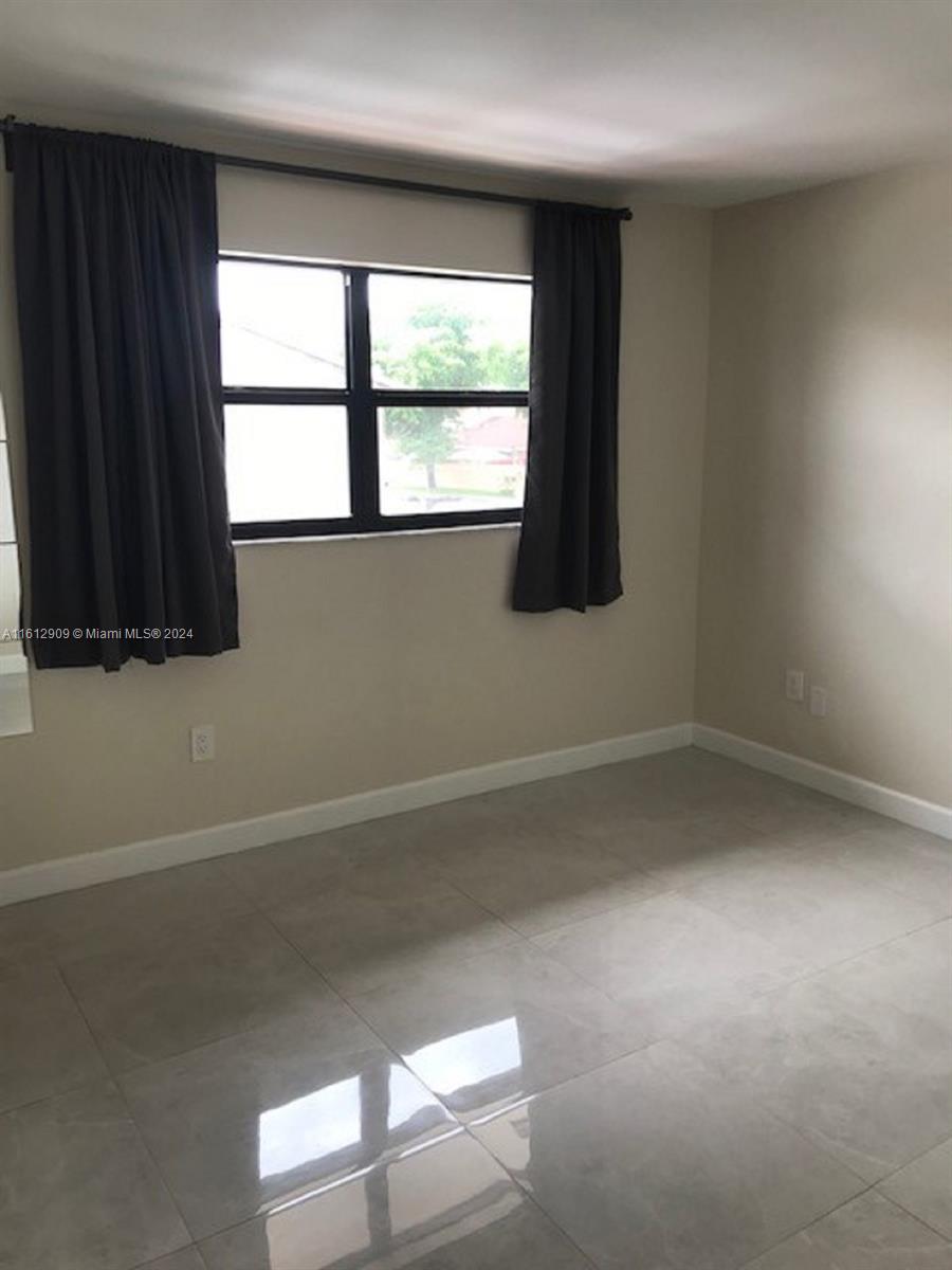 KENDALL LKS E LAKEVIEW TH - Residential Lease
