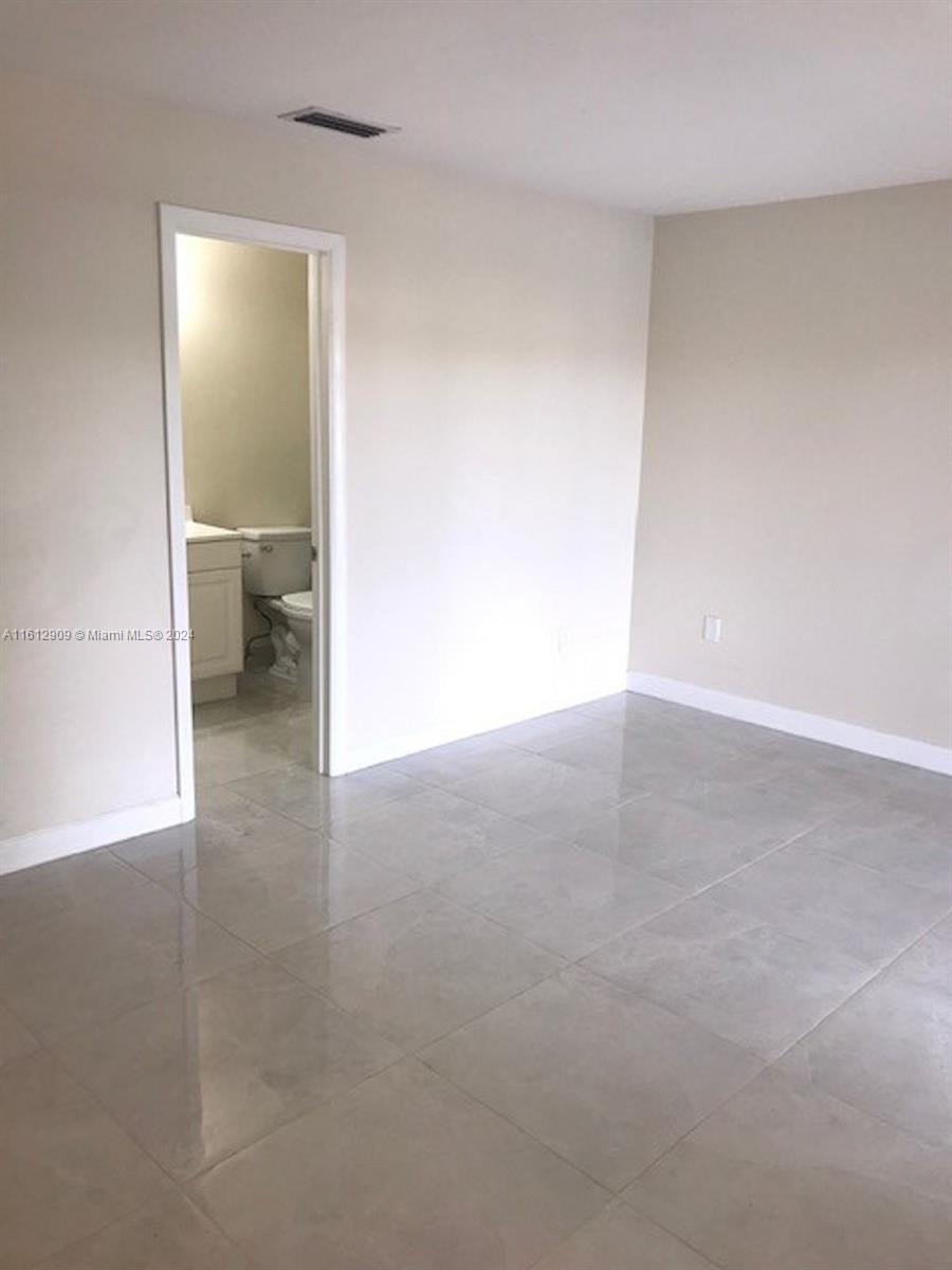 KENDALL LKS E LAKEVIEW TH - Residential Lease