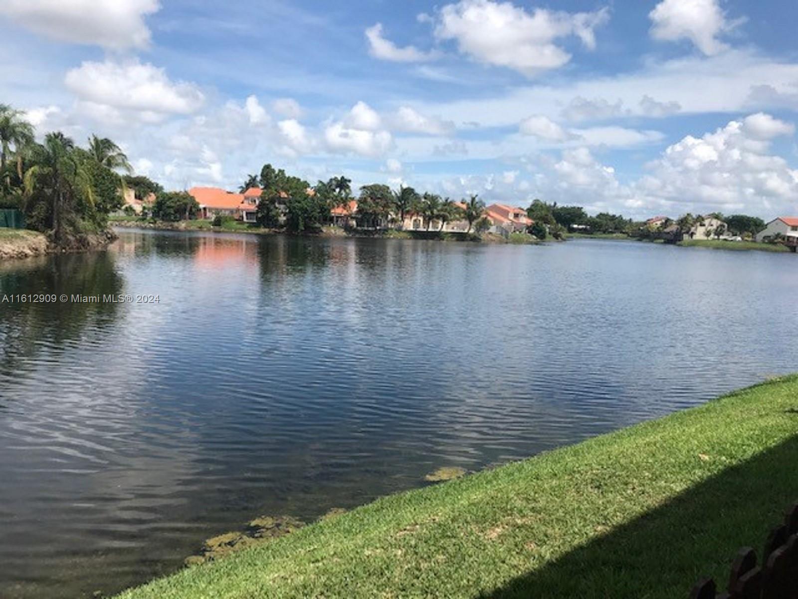KENDALL LKS E LAKEVIEW TH - Residential Lease