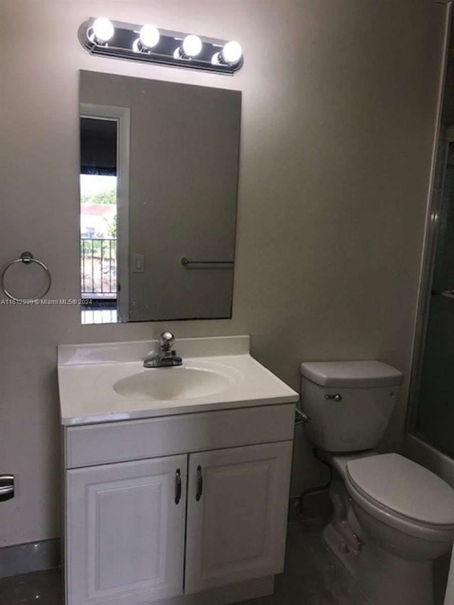 KENDALL LKS E LAKEVIEW TH - Residential Lease