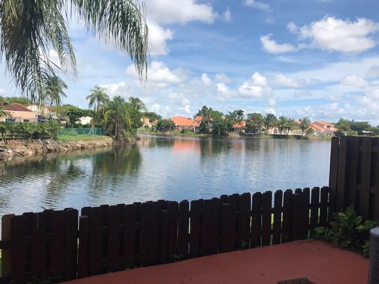 KENDALL LKS E LAKEVIEW TH - Residential Lease