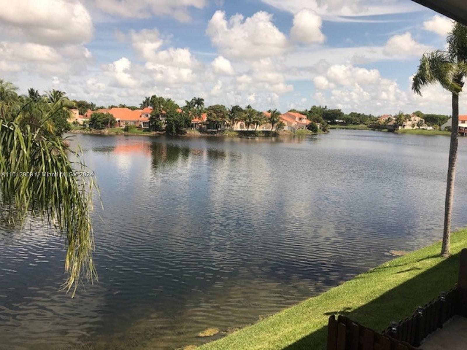 KENDALL LKS E LAKEVIEW TH - Residential Lease