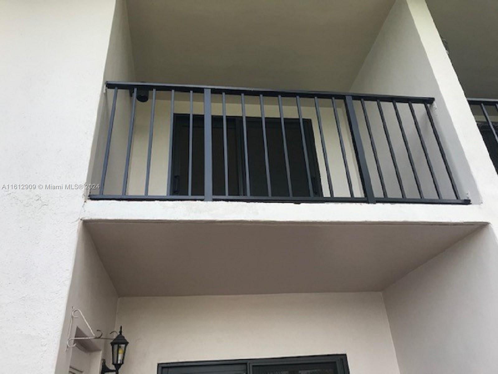 KENDALL LKS E LAKEVIEW TH - Residential Lease