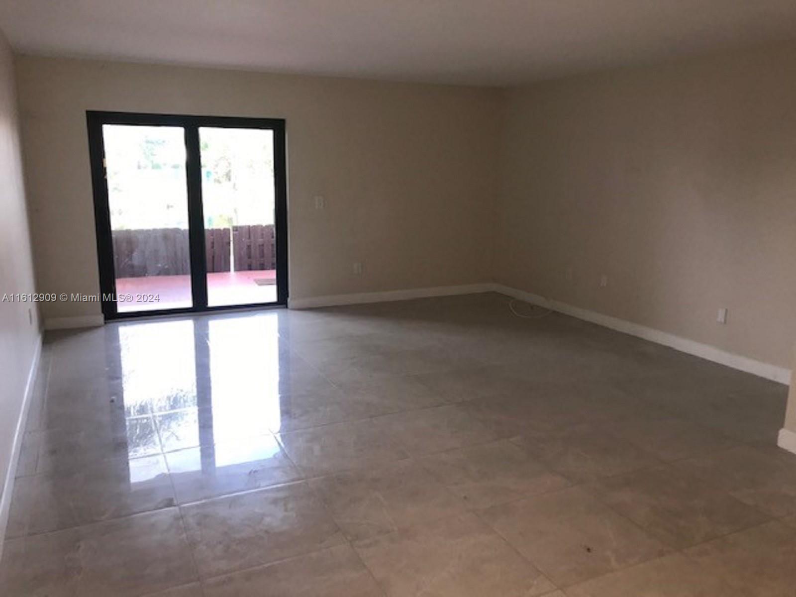 KENDALL LKS E LAKEVIEW TH - Residential Lease