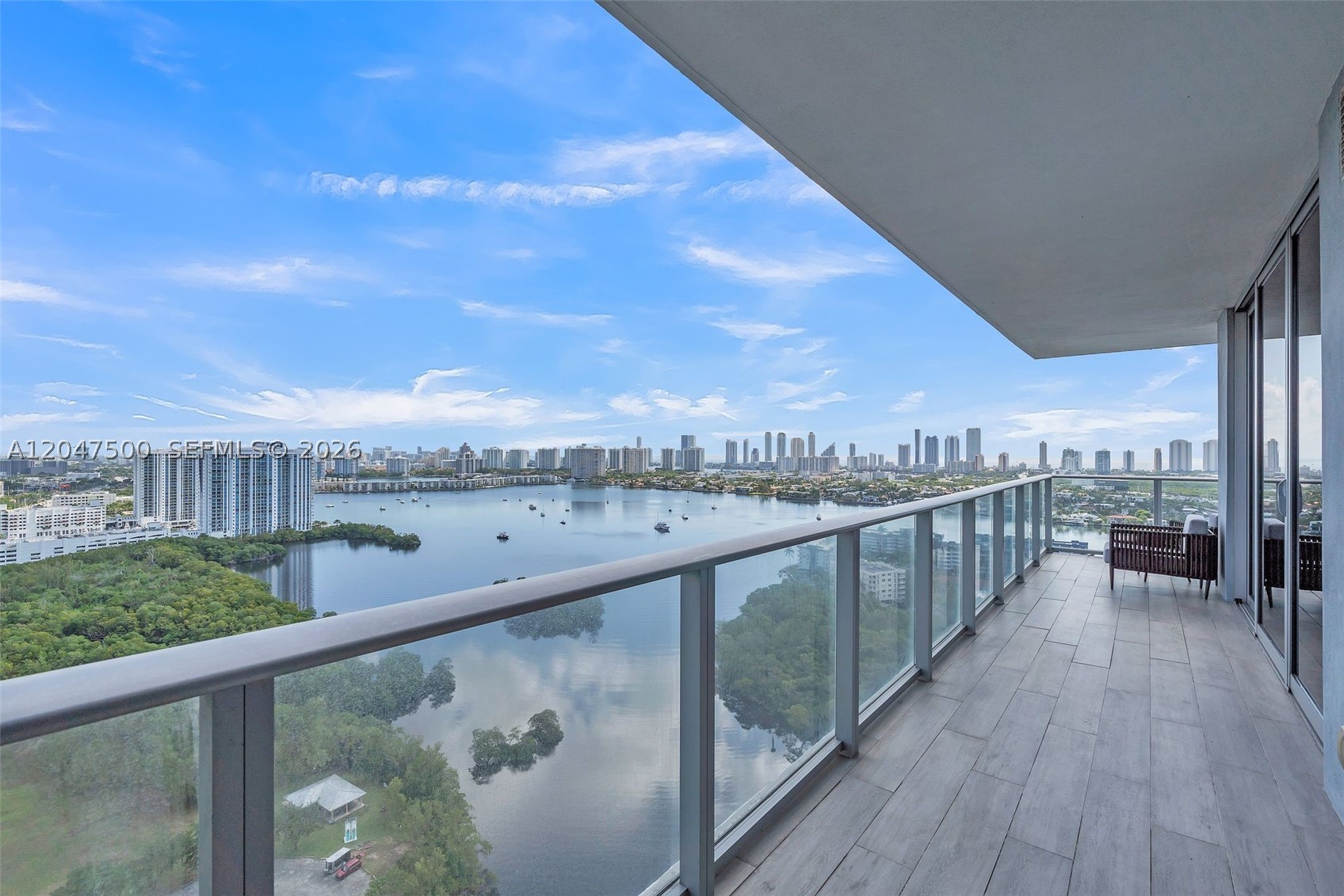 THE HARBOUR NORTH CONDO - Residential
