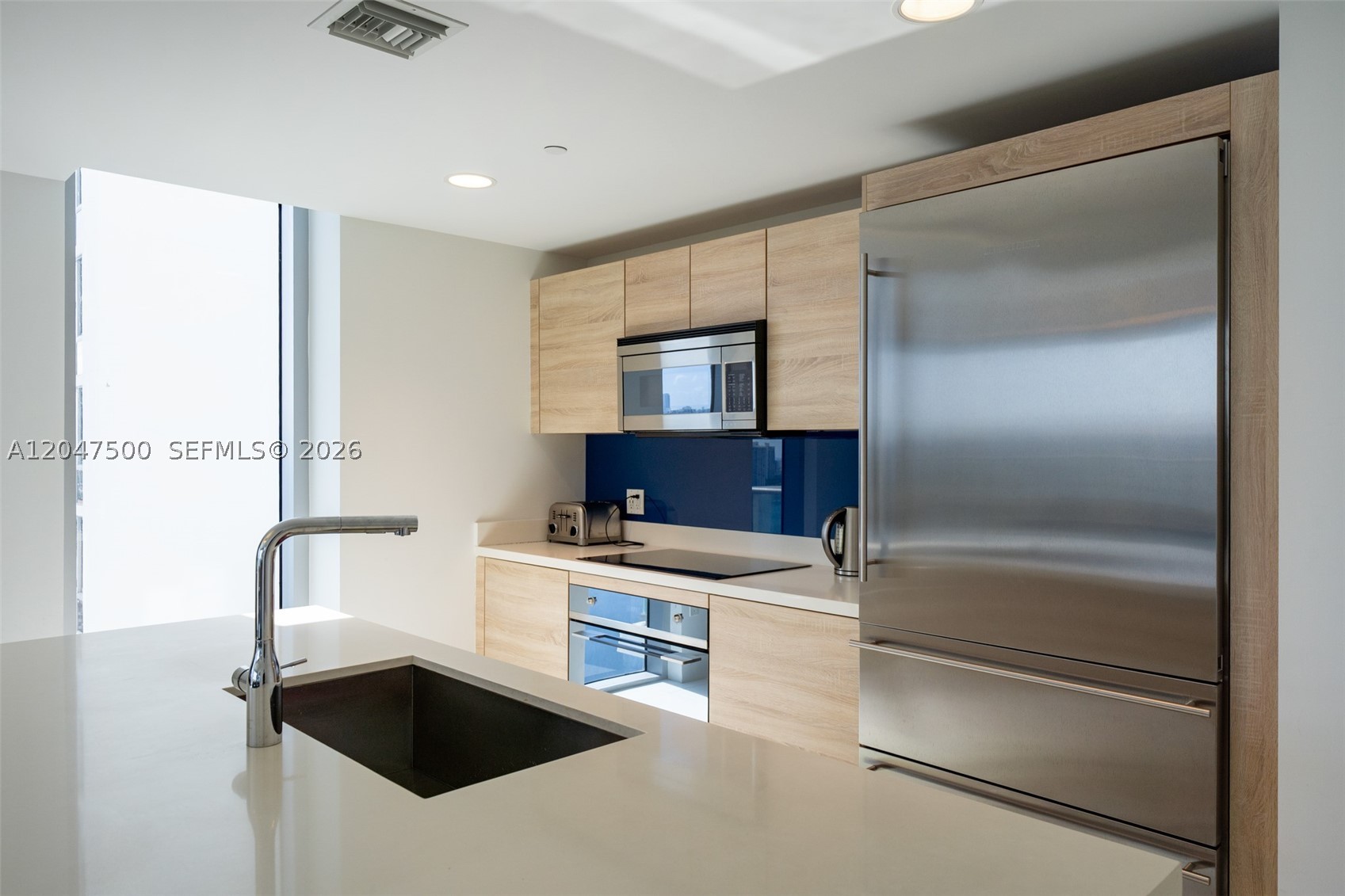 THE HARBOUR NORTH CONDO - Residential