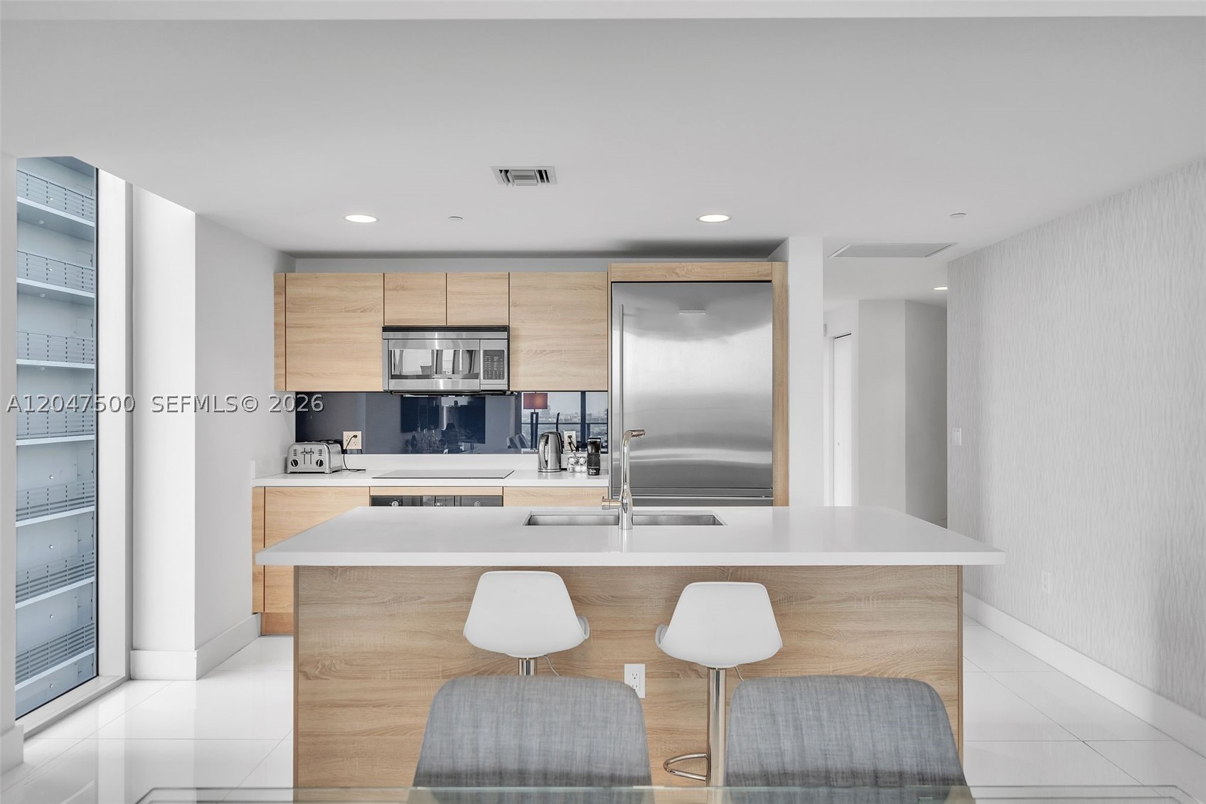 THE HARBOUR NORTH CONDO - Residential