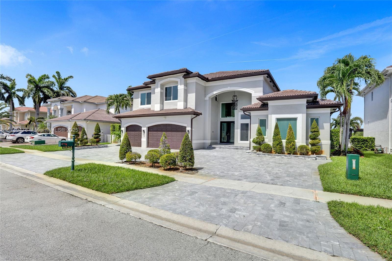 SUNSET LAKES PLAT THREE - Residential