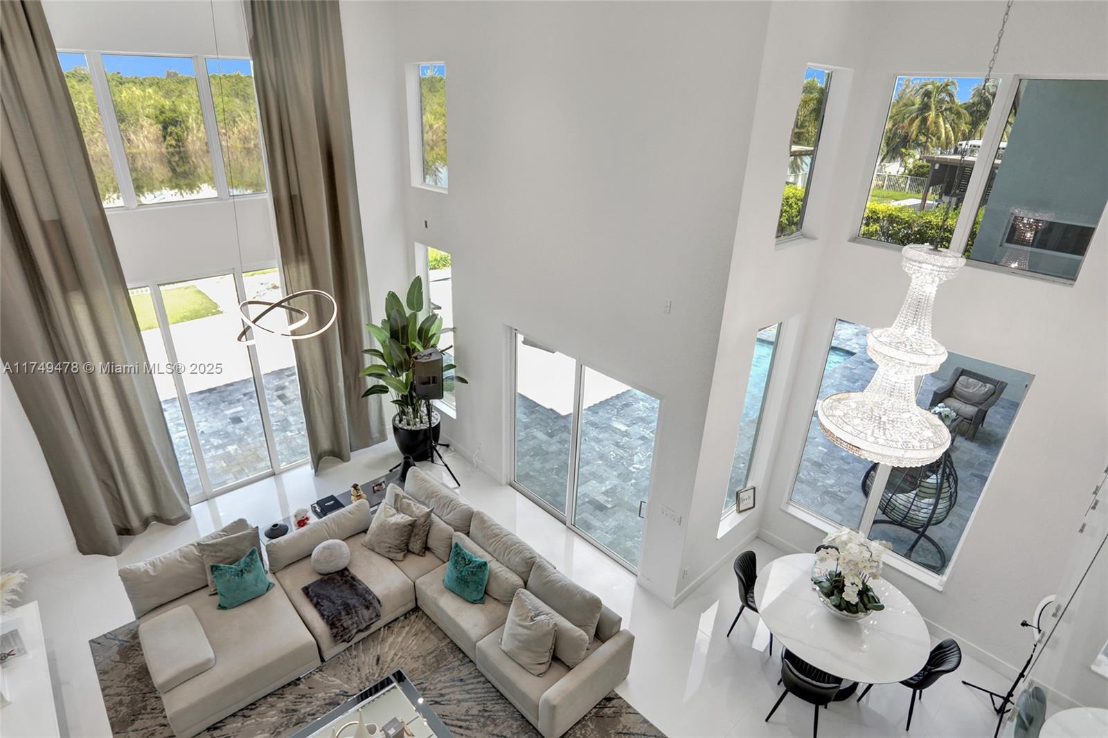 SUNSET LAKES PLAT THREE - Residential