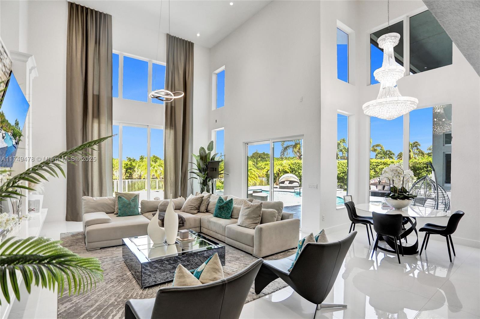 SUNSET LAKES PLAT THREE - Residential