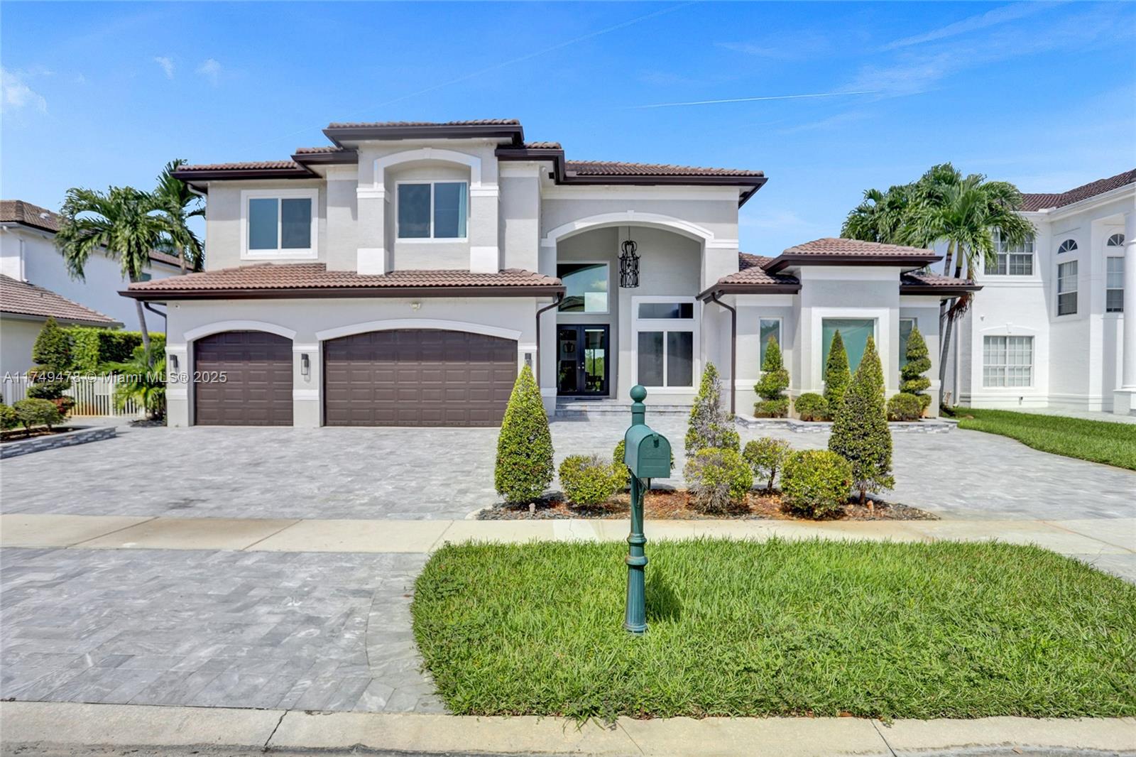 SUNSET LAKES PLAT THREE - Residential