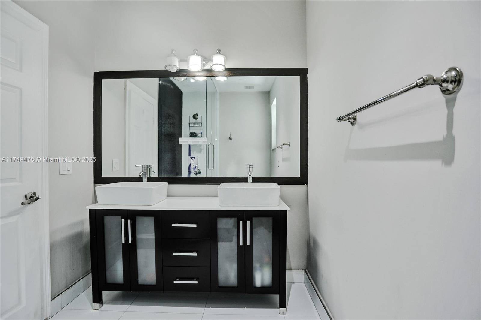SUNSET LAKES PLAT THREE - Residential
