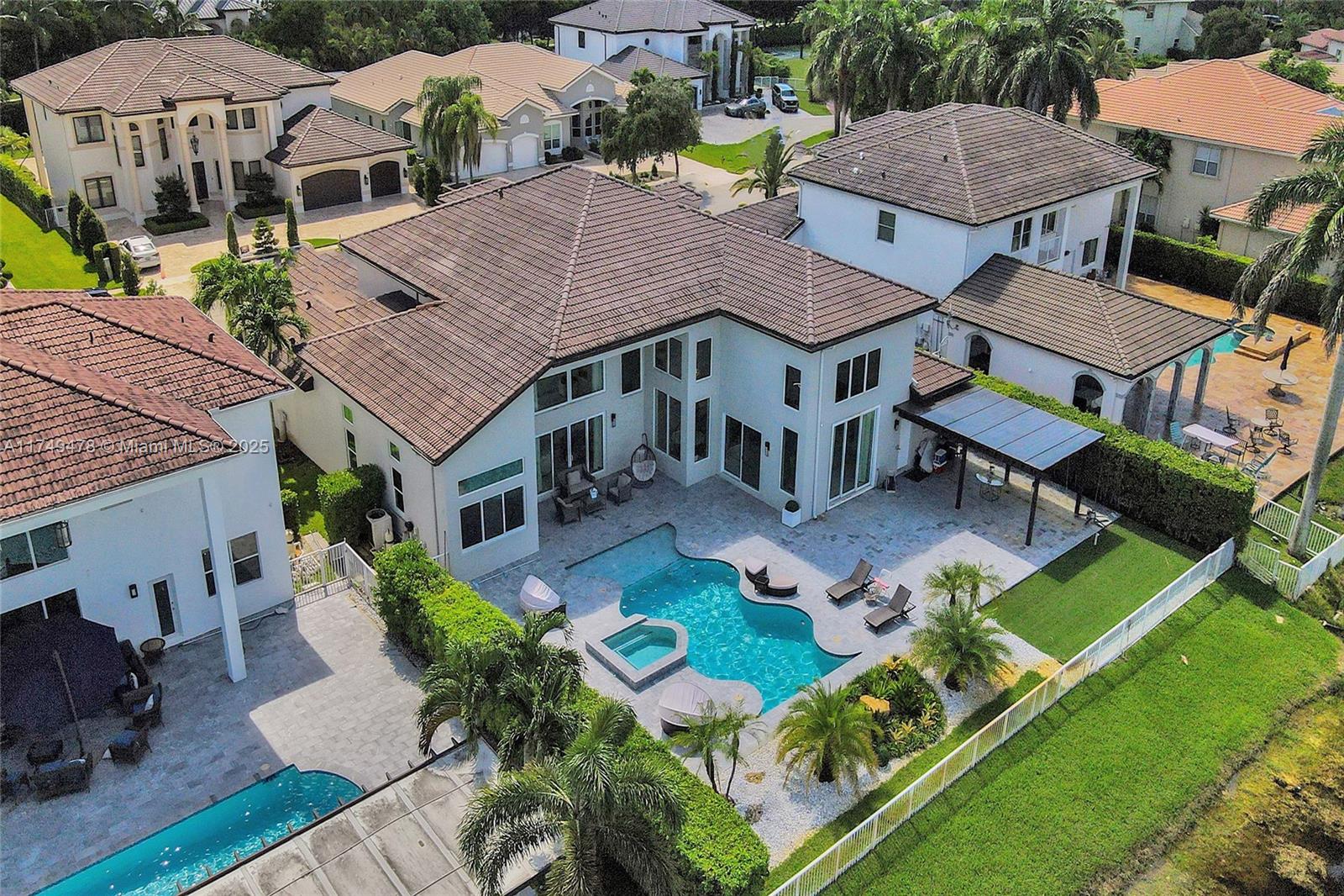 SUNSET LAKES PLAT THREE - Residential
