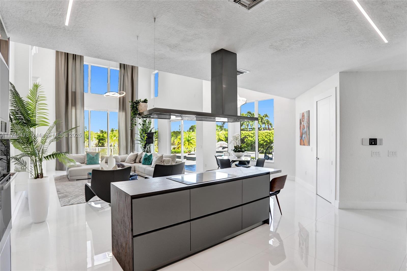 SUNSET LAKES PLAT THREE - Residential