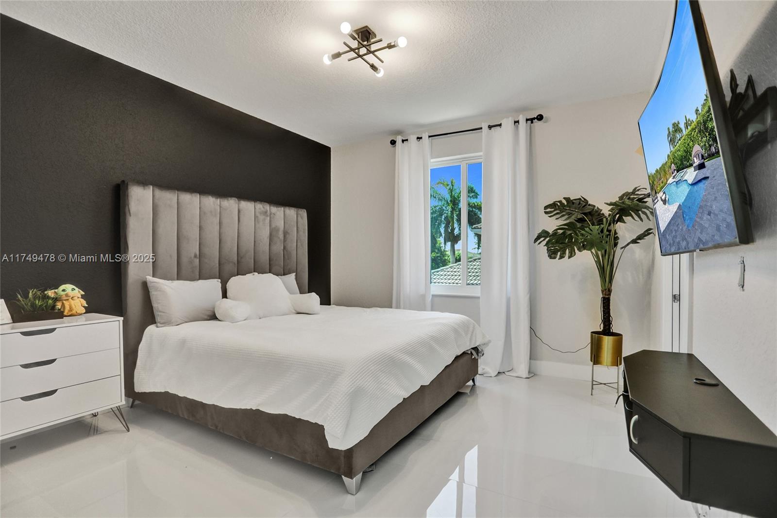 SUNSET LAKES PLAT THREE - Residential